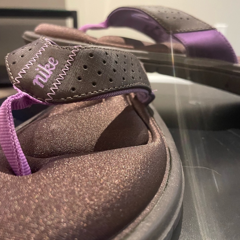 Nike comfort footbed flip flops